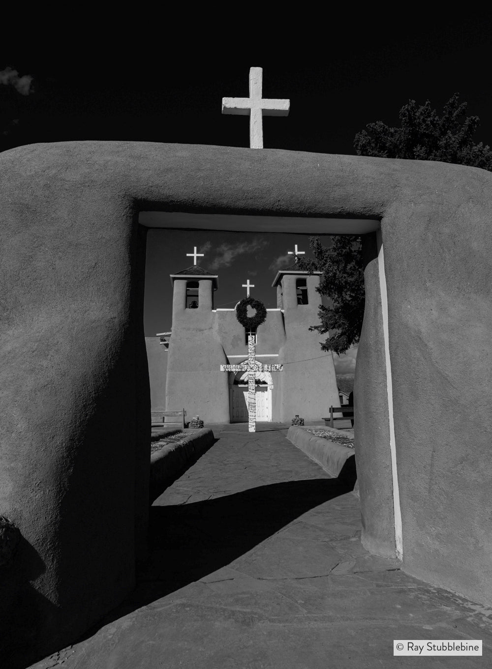 2001-12-26 San Francisco de Asís Mission Church Taos 27516