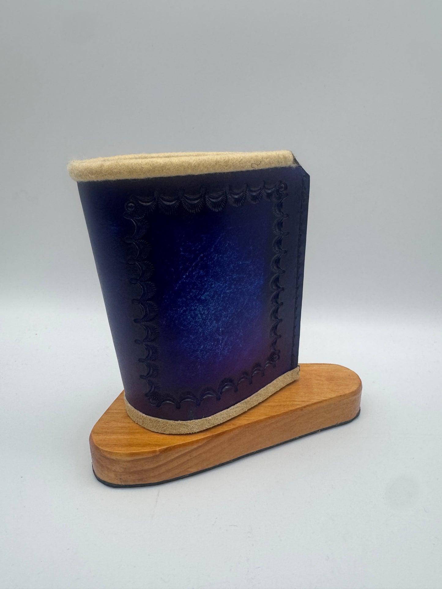 Warren Dorer-Blue Eyeglass Station