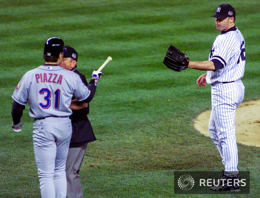 2000-10-22 Piazza-Clemens broken batt WS RTR11P0Gfix