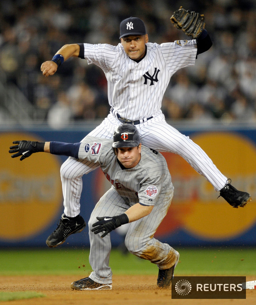 2009-10-09 Jeter atop runner