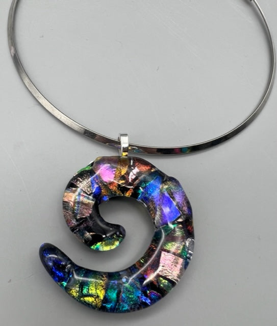 Irene Ultee-Swirl Glass Pendant Necklace 5